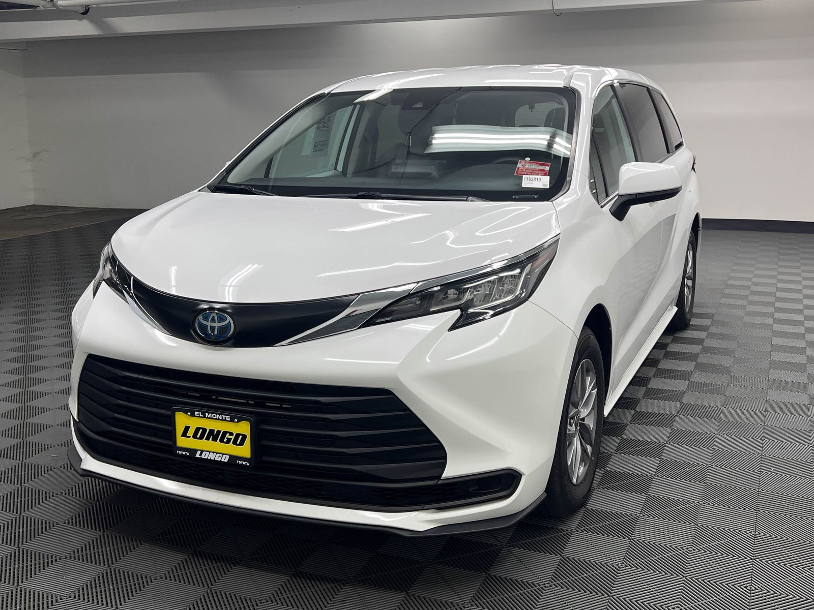 used 2023 Toyota Sienna car, priced at $33,788