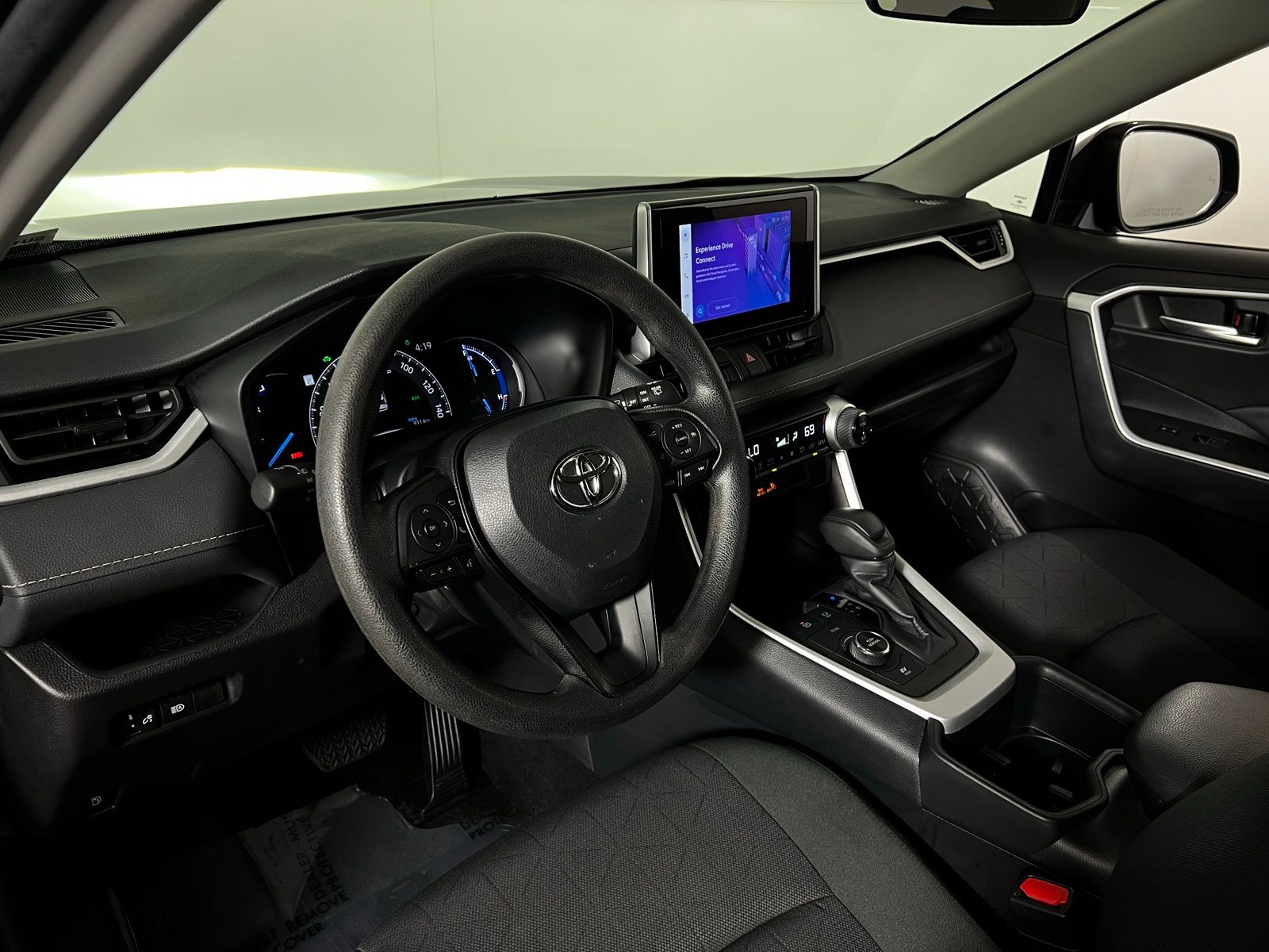 Thumbnail: 2025 Toyota RAV4 - 12