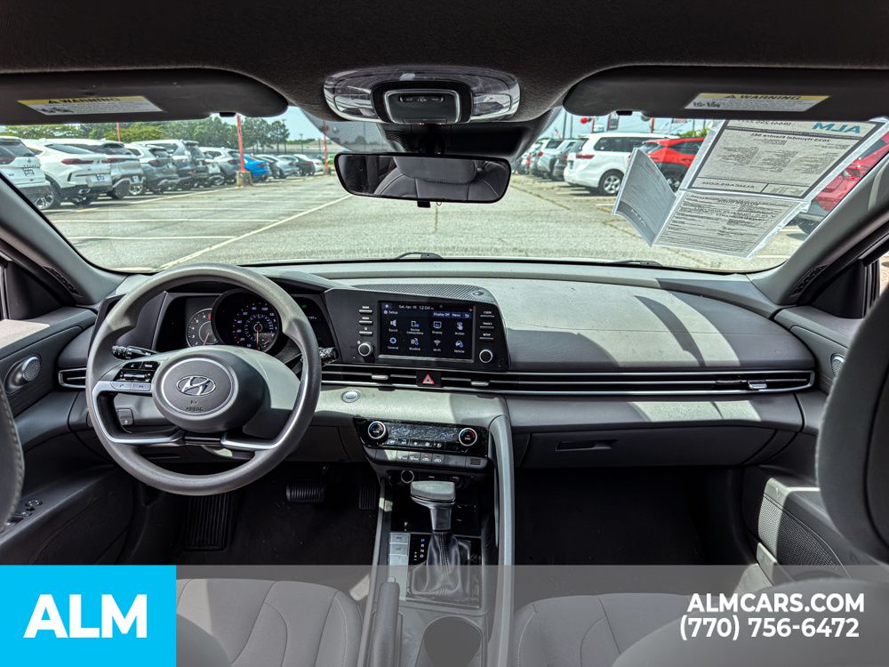 Used 2023 White Hyundai SEL image 15