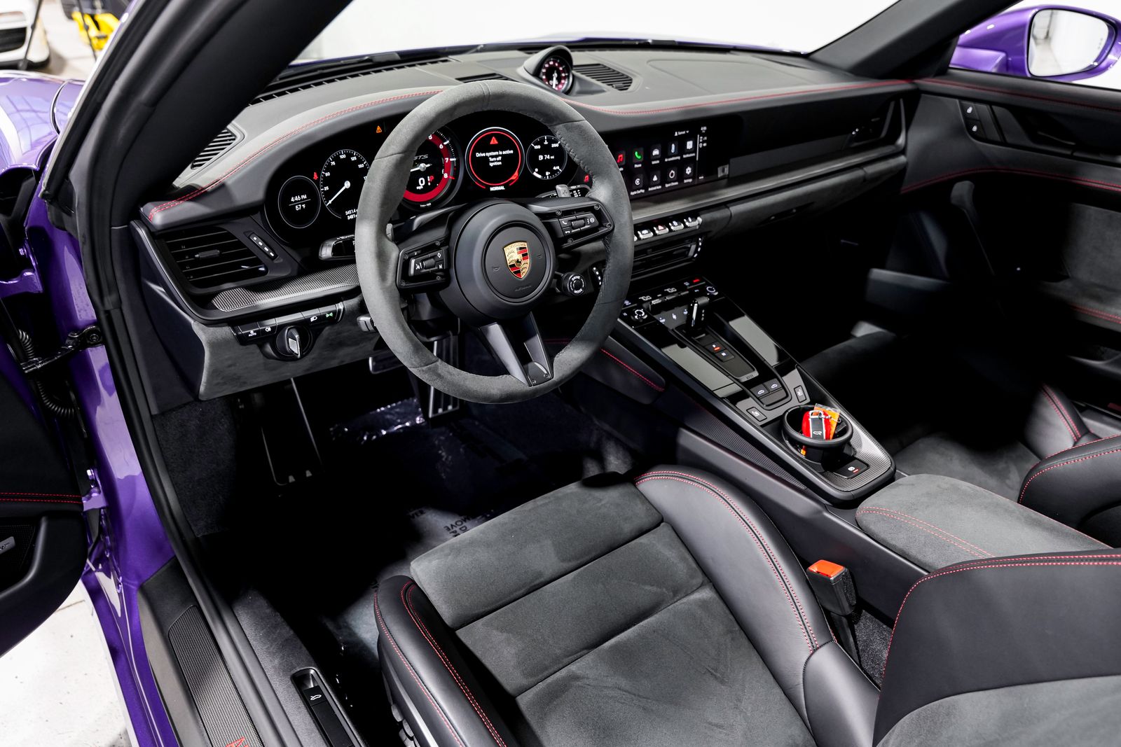 2024 Porsche 911 Targa 4 GTS — photo 10