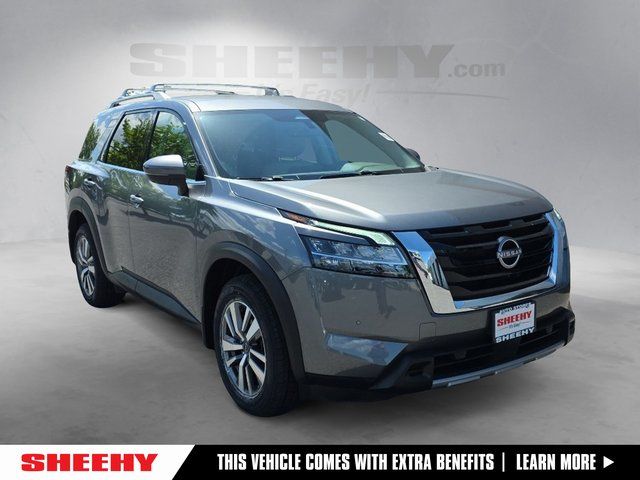 2023 Nissan Pathfinder SL