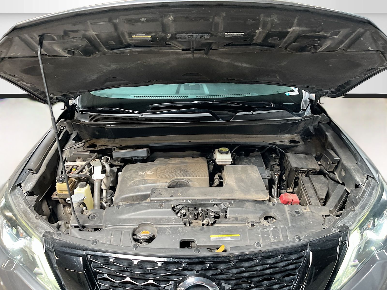 Used 2020 Gray Nissan SL image 32