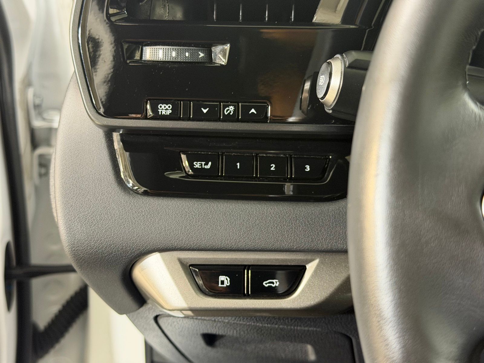 Used 2023 White Lexus 350 Premium image 34