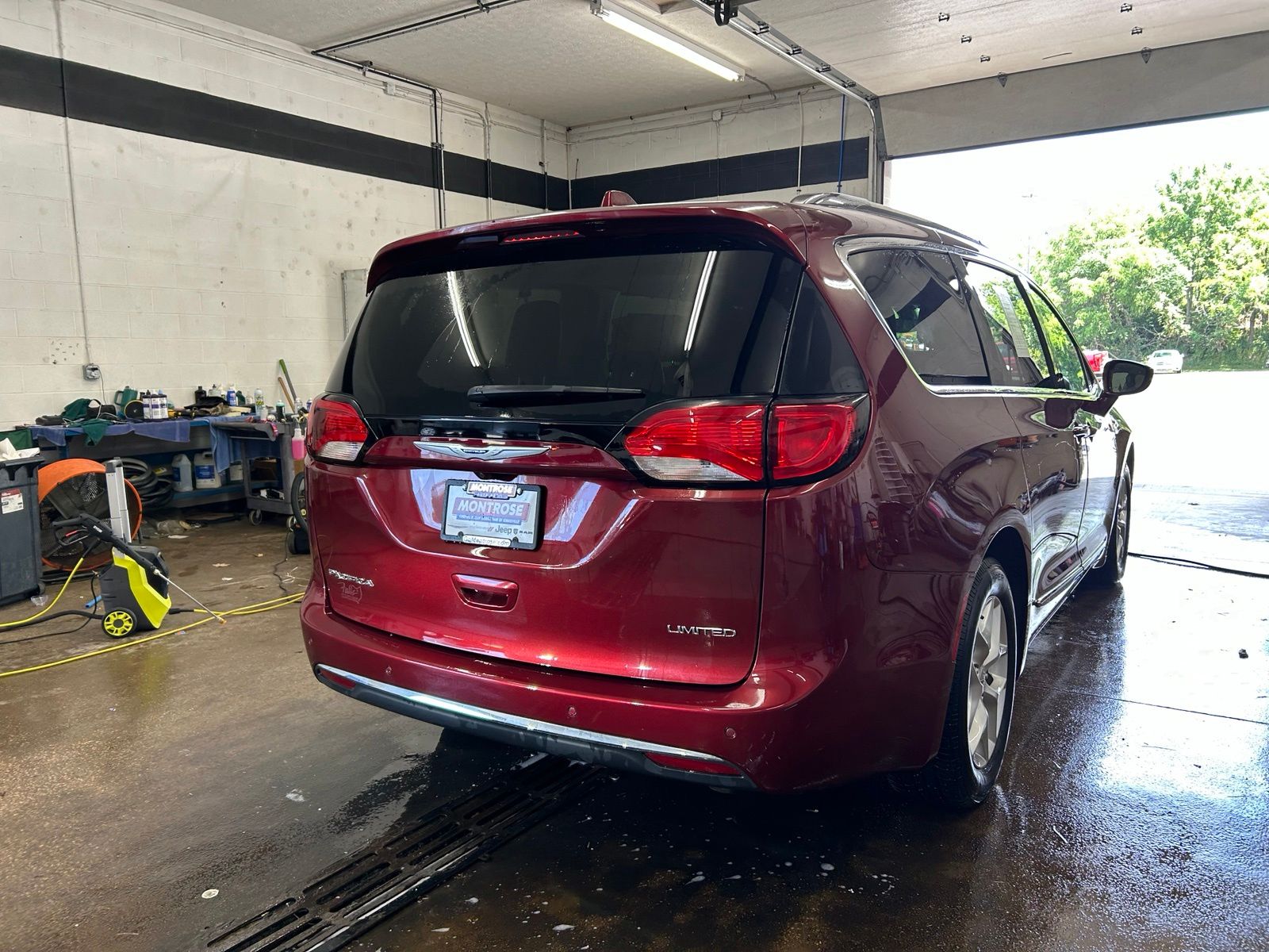 View vehicle photo 7