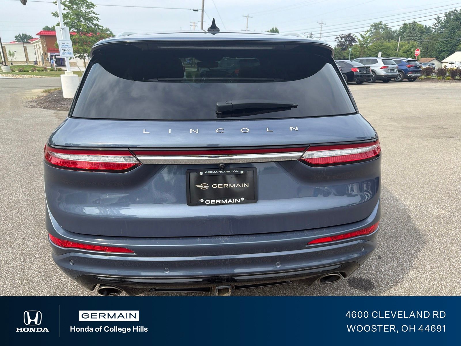 Used 2022 Blue Lincoln Grand Touring image 7
