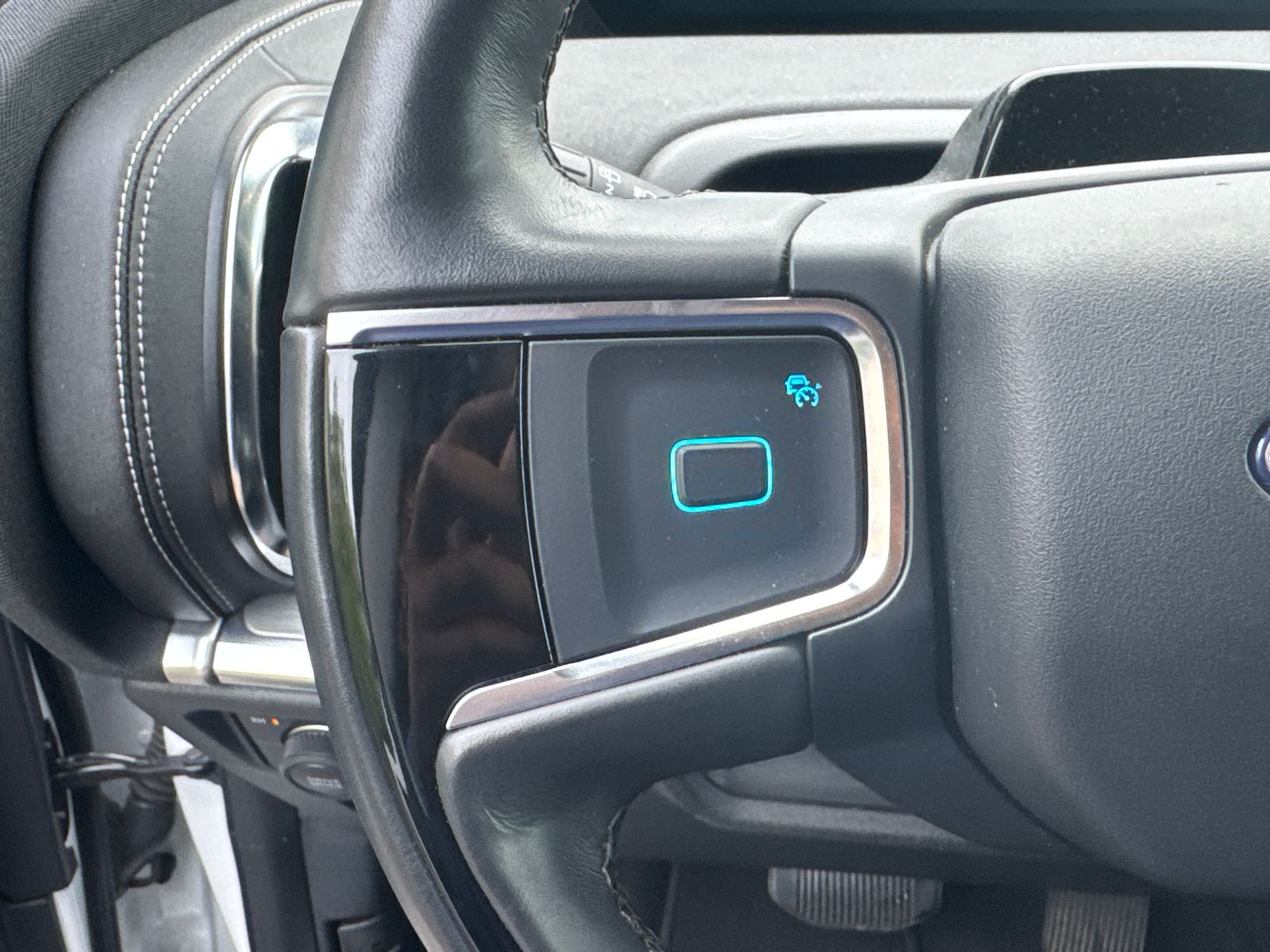 Used 2025 White Ford Platinum image 25