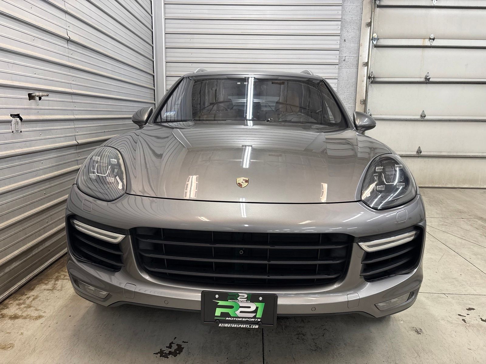 Photo 2 of 2015 Porsche Cayenne Turbo