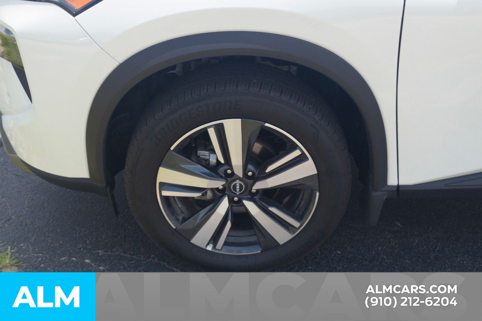Used 2025 White Nissan SL image 15