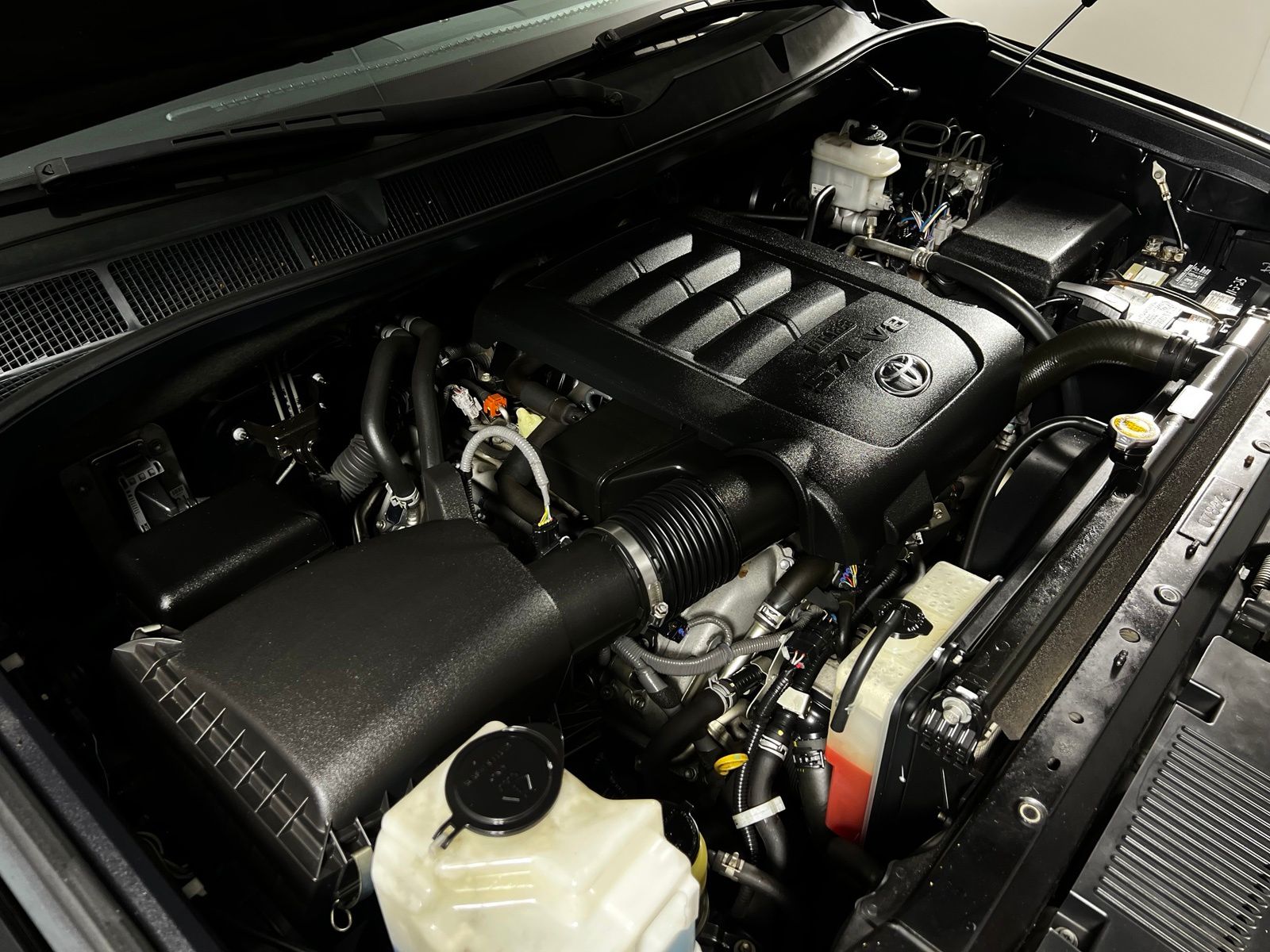 Thumbnail: 2016 Toyota Tundra - 10
