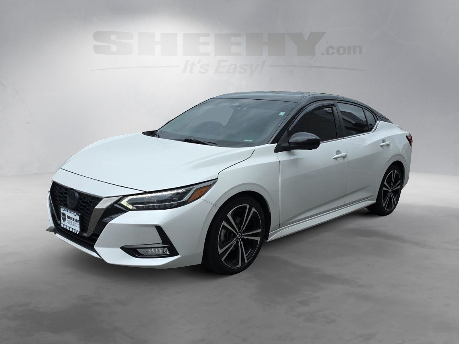 Used 2022 White Nissan SR image 17