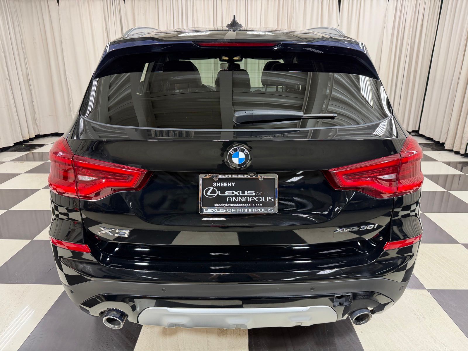 View vehicle photo 6