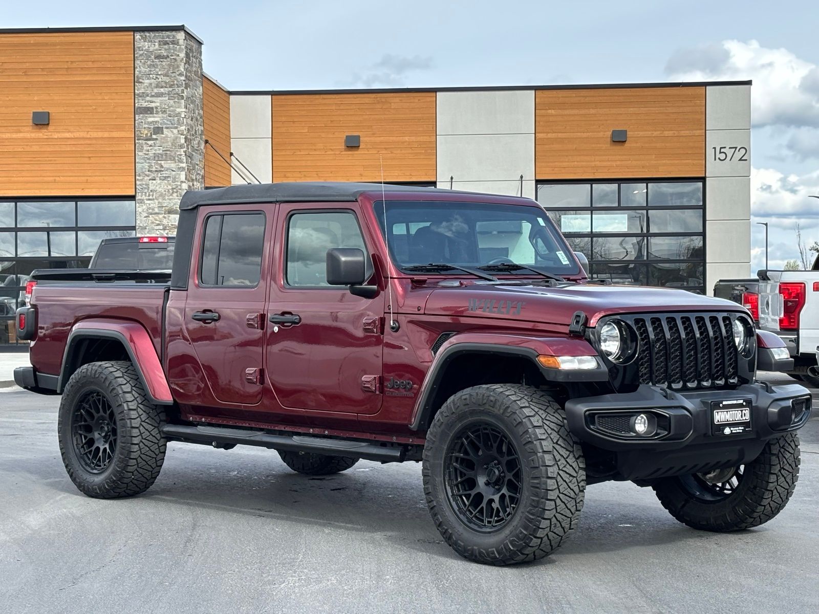Snazzberry Pearlcoat 2021 Jeep Gladiator Sport Crew Cab 4WD Pickup Truck Four-Wheel Drive 6-Speed Manual