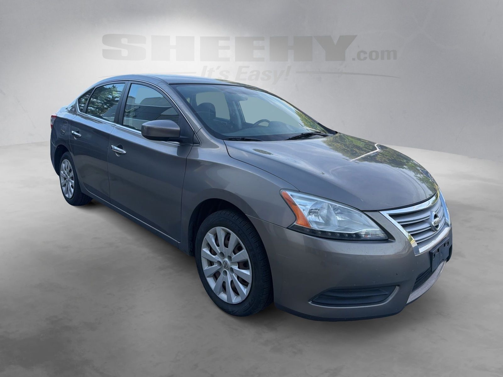 Used 2015 Titanium Nissan SV image 2