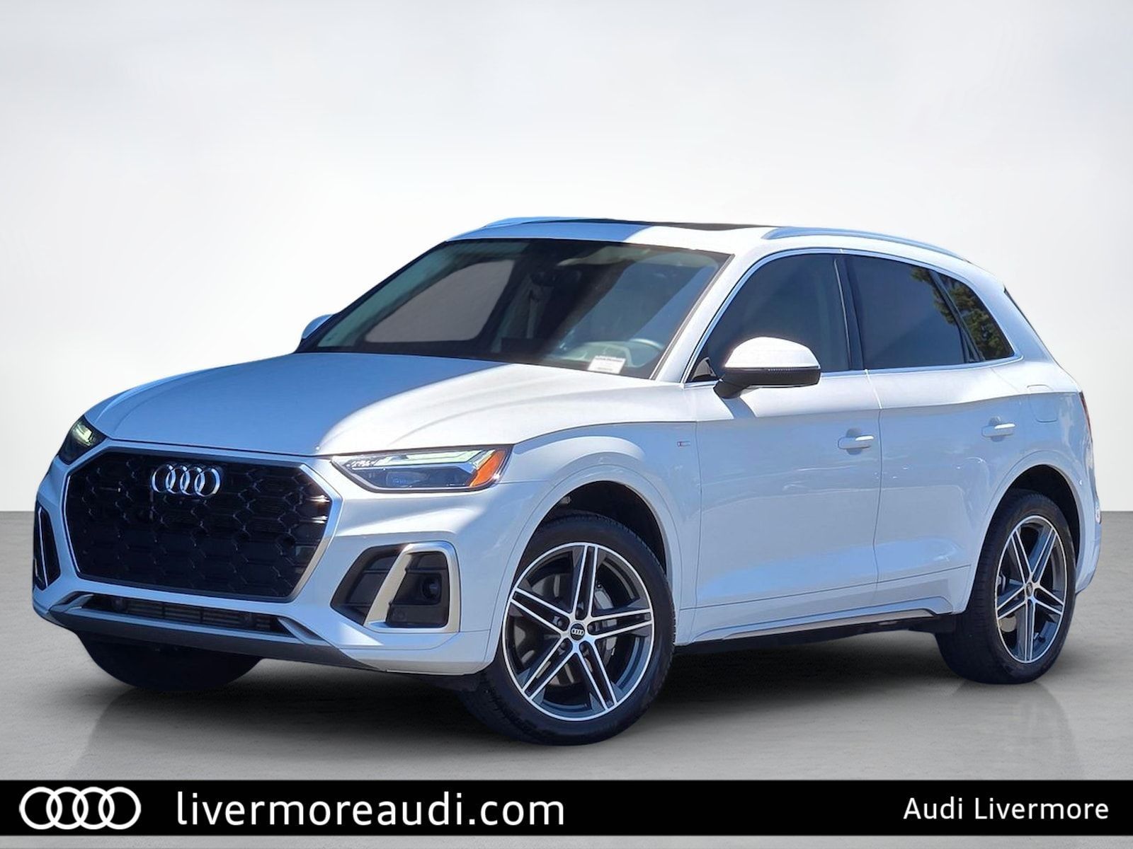 Glacier White 2023 Audi Q5 Hybrid Plug-in SUV / Crossover All-Wheel Drive 7-Speed Automatic