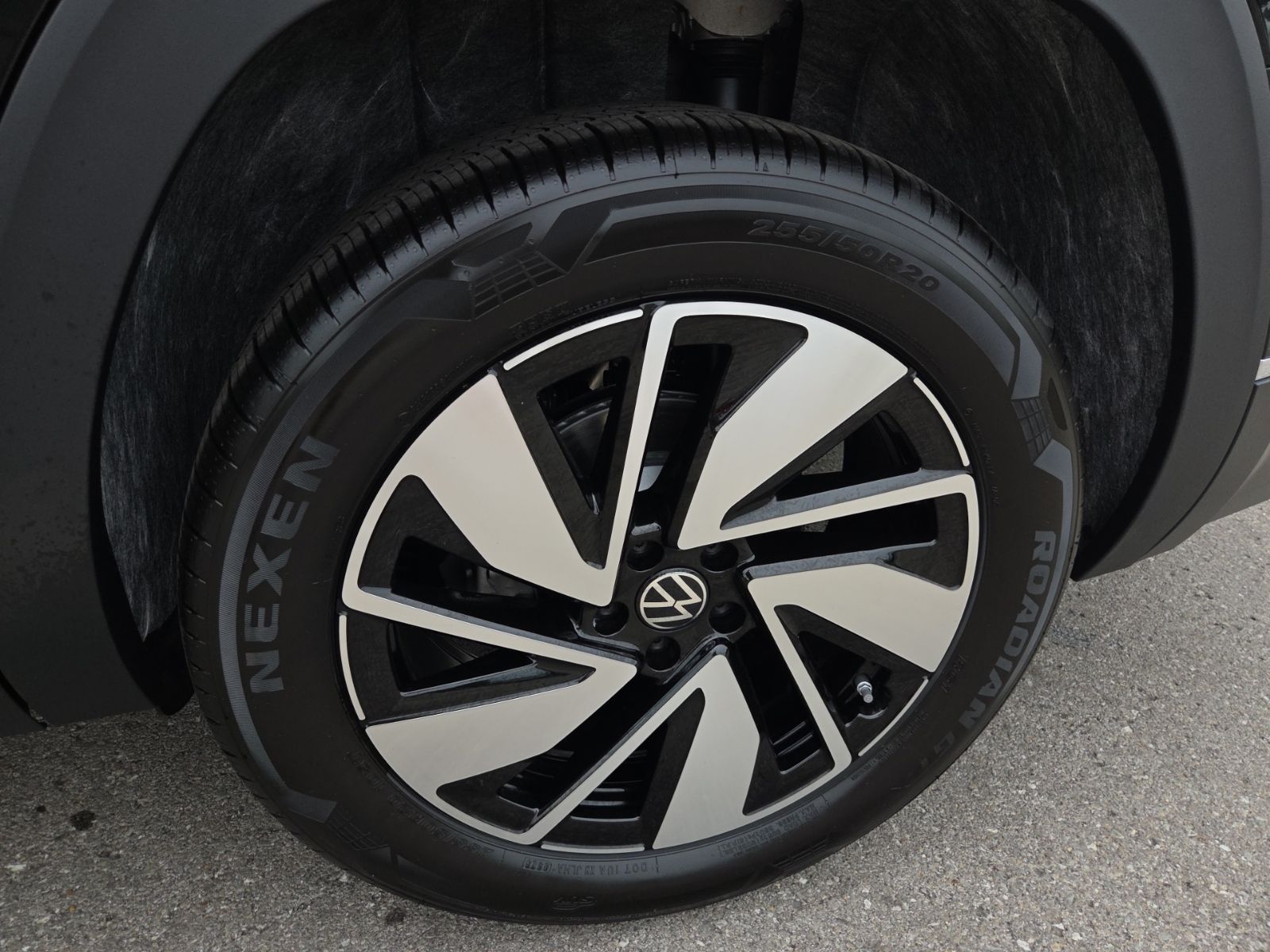 new 2026 Volkswagen Atlas car, priced at $48,793