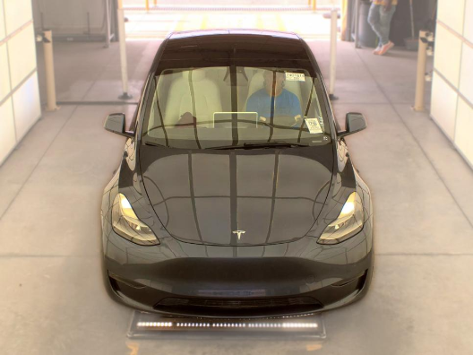 2022 Tesla Model Y Performance Dual Motor All-Wheel Drive's photo
