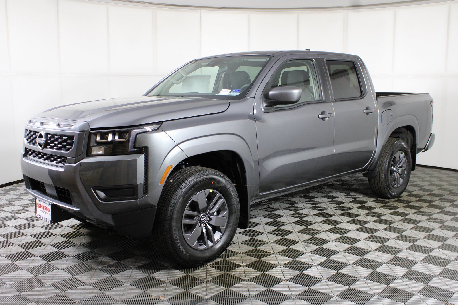 View vehicle photo 3