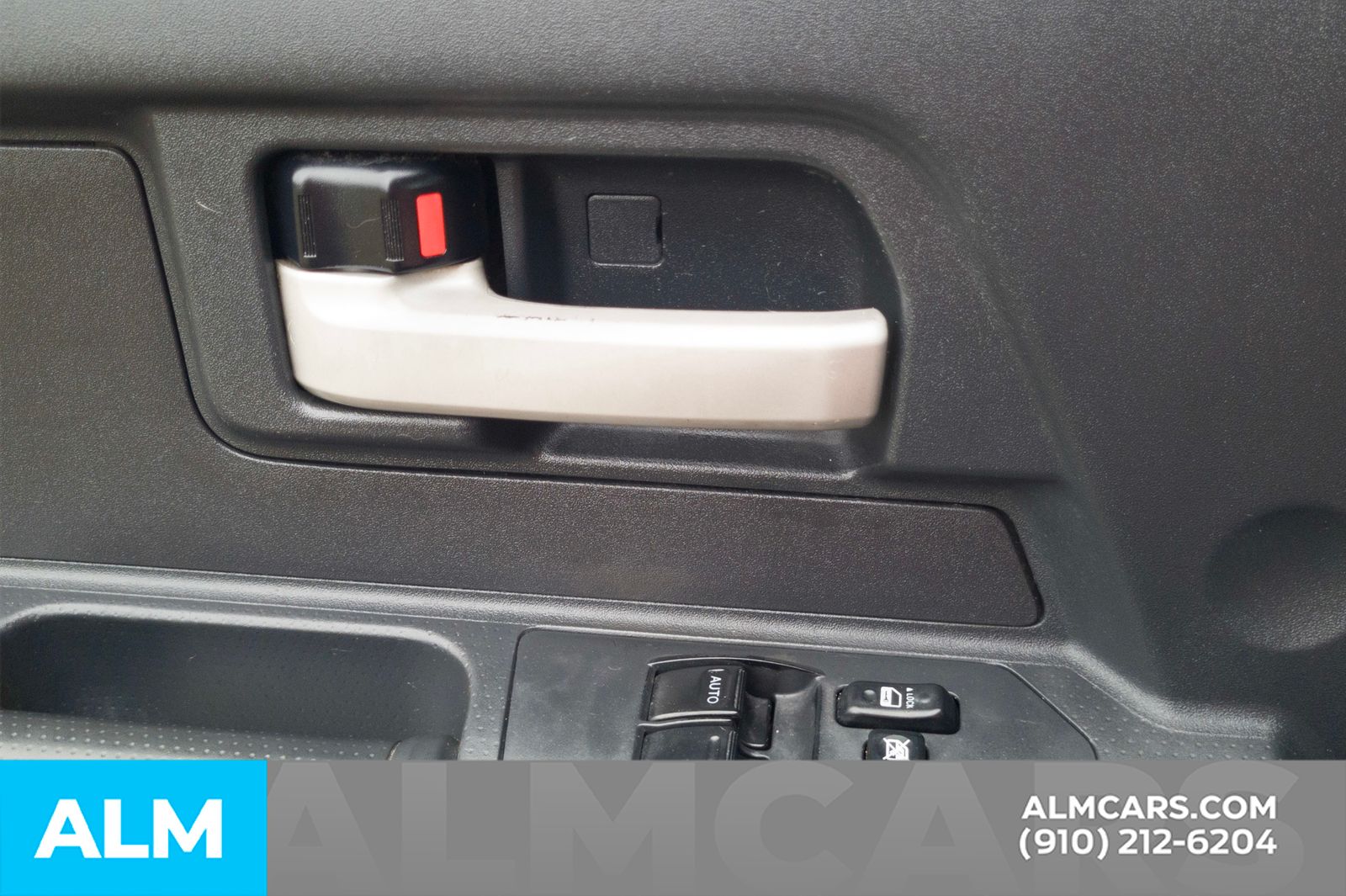 2010 Toyota FJ Cruiser Base photo 23