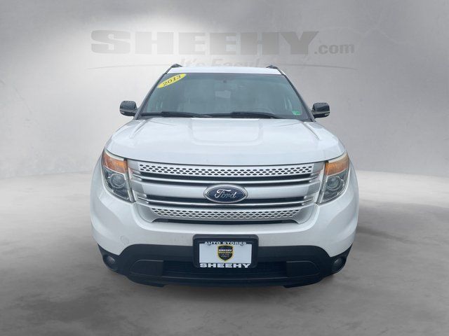 Used 2013 White Platinum Clearcoat Metallic Ford XLT image 11