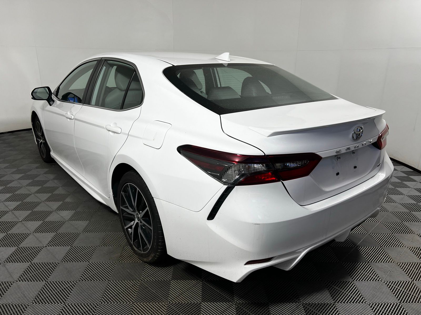 2023 Toyota Camry SE 7
