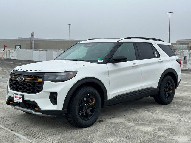 New 2026 Star White Metallic Tri-Coat Ford Tremor image 2