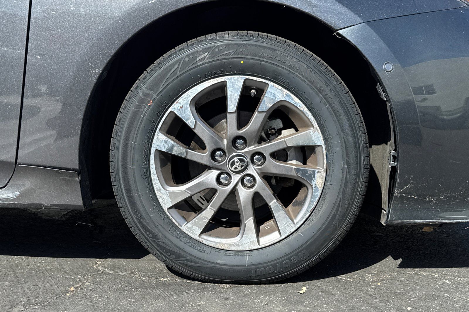 View vehicle photo 4