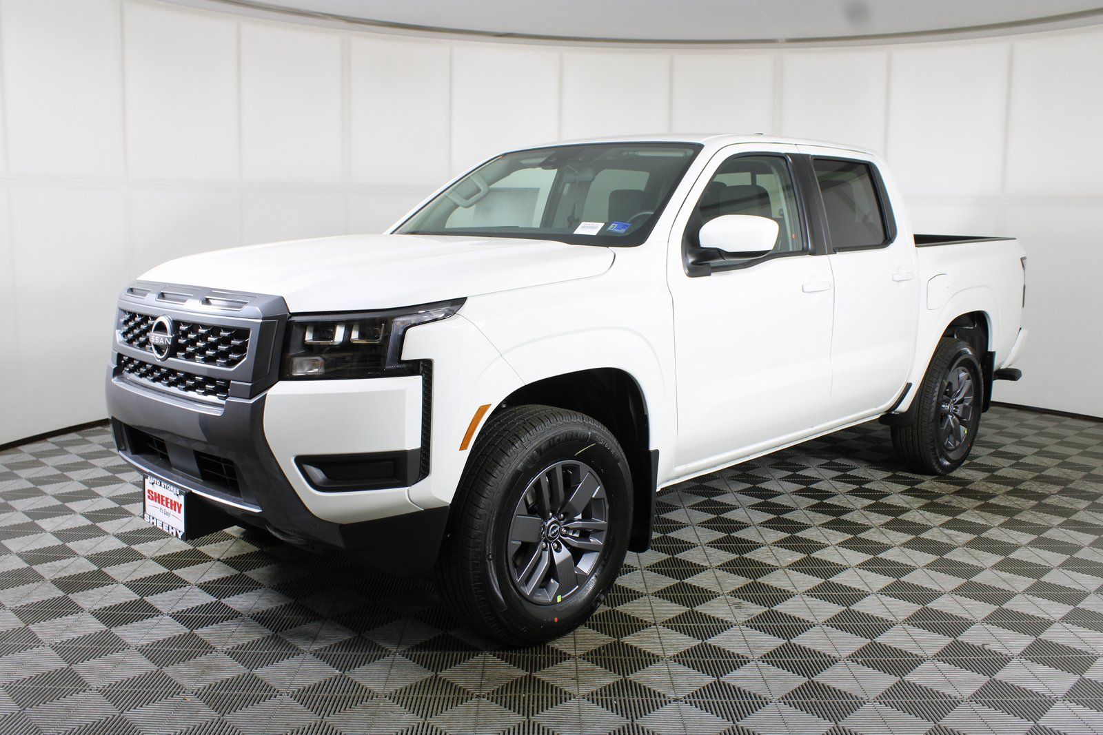 View vehicle photo 3