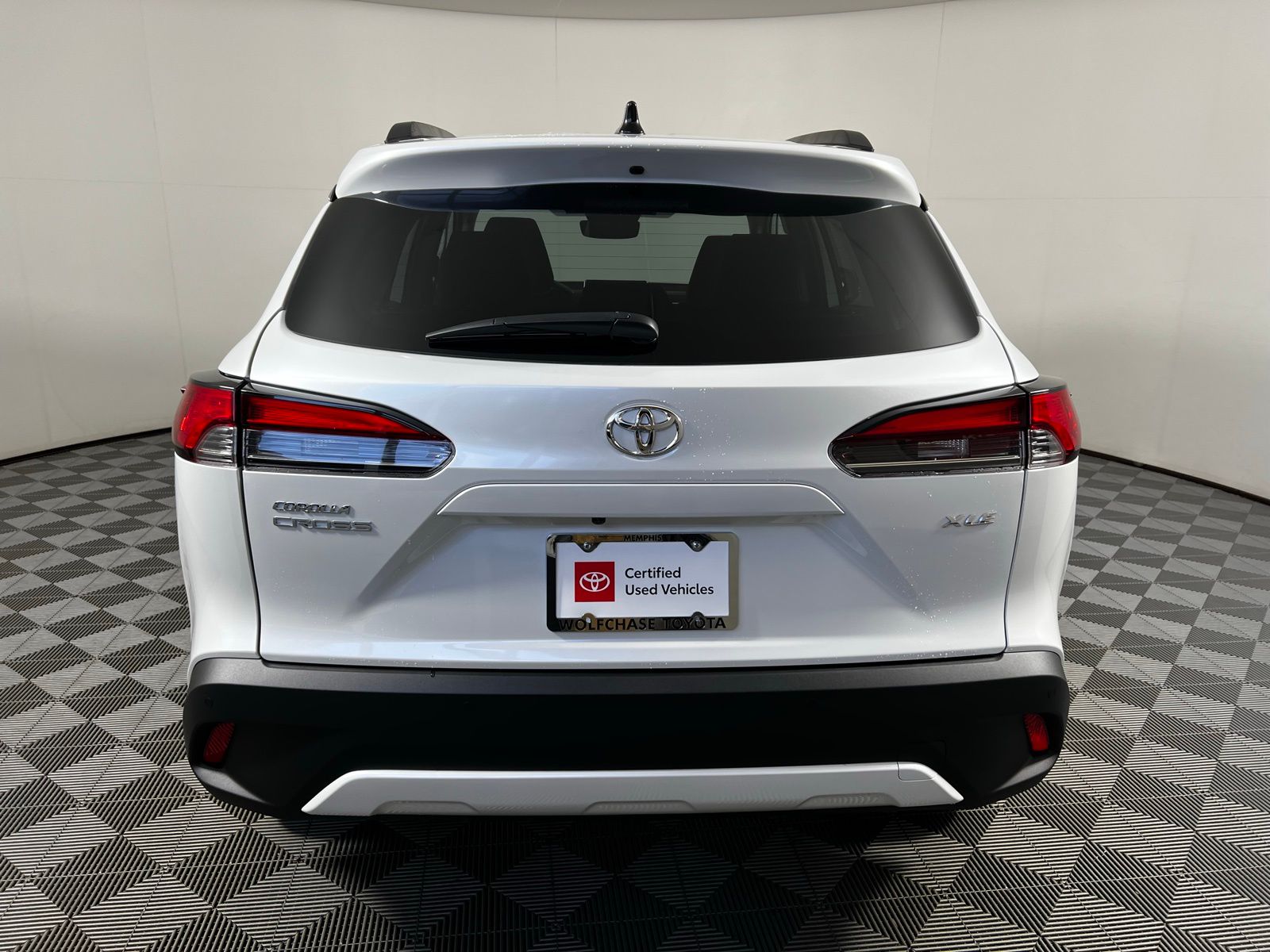 2025 Toyota Corolla Cross XLE 6