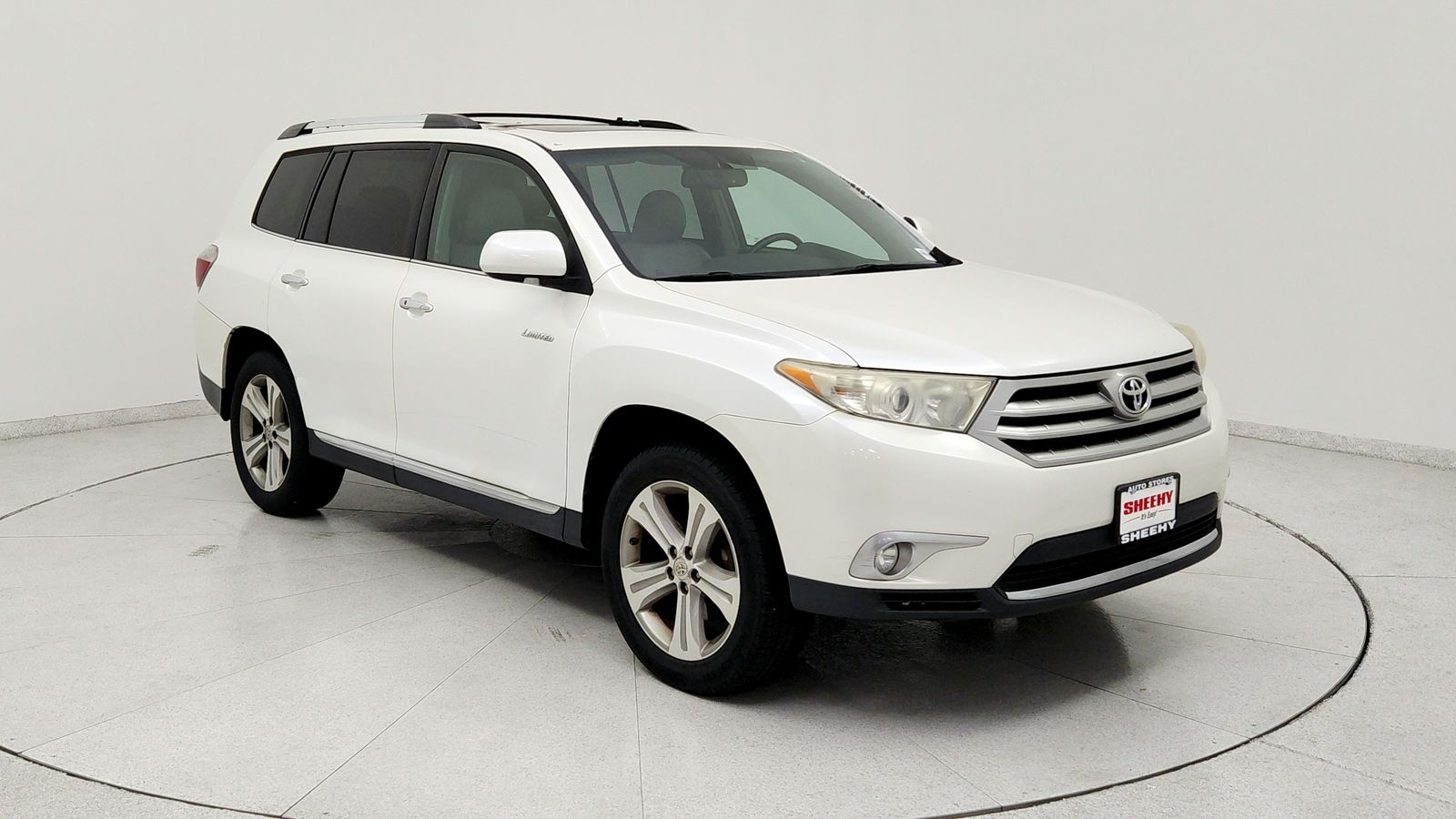 White (Blizzard Pearl) 2012 Toyota Highlander SUV / Crossover Front-Wheel Drive 5-Speed Automatic Overdrive