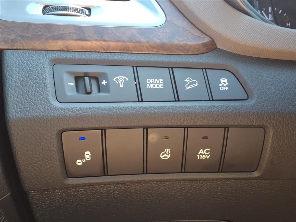 2019 Hyundai Santa Fe XL Limited Black at Autostrade