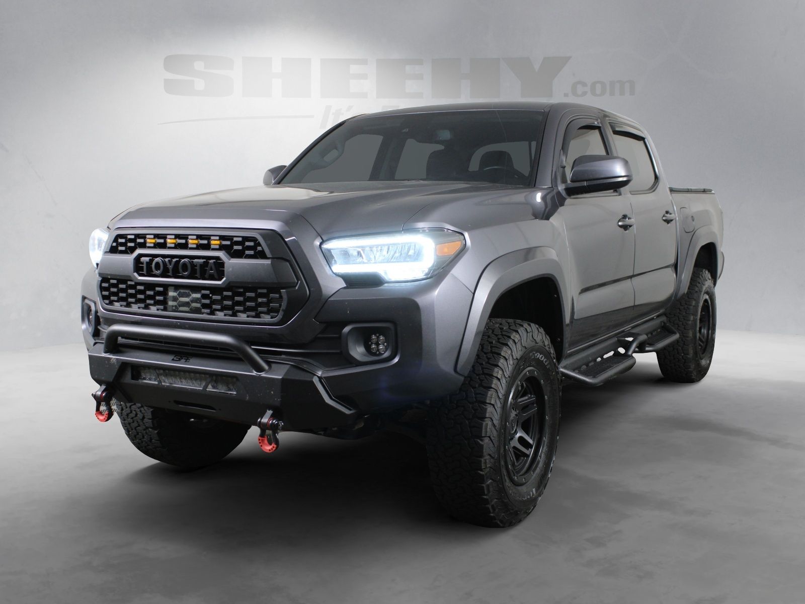 Used 2021 Gray Toyota SR5 image 5
