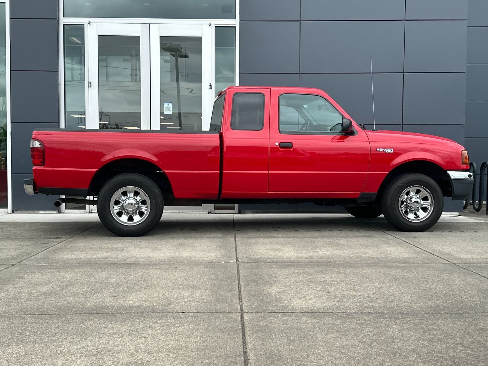 Used 2004 Ford Ranger XLT with VIN 1FTYR14U64PA72118 for sale in Wilsonville, OR