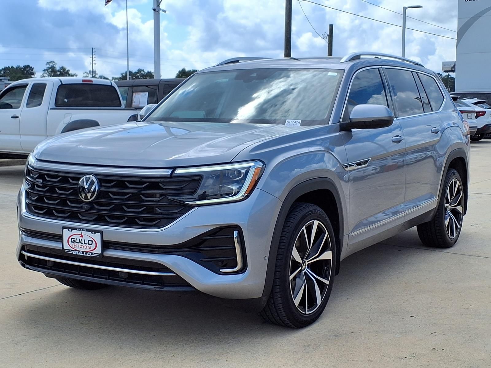 2024 Volkswagen Atlas 2.0T SEL Premium R-Line - 2