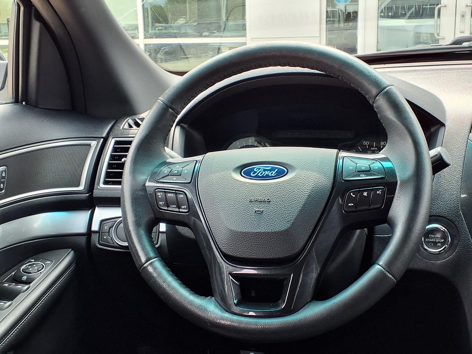 2016 Ford Explorer XLT White at Autostrade