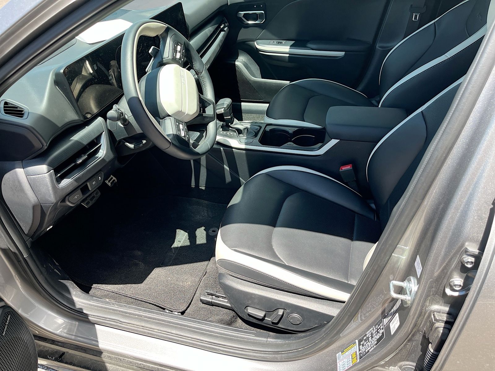 Used 2025 Gray Kia GT-Line Turbo image 21