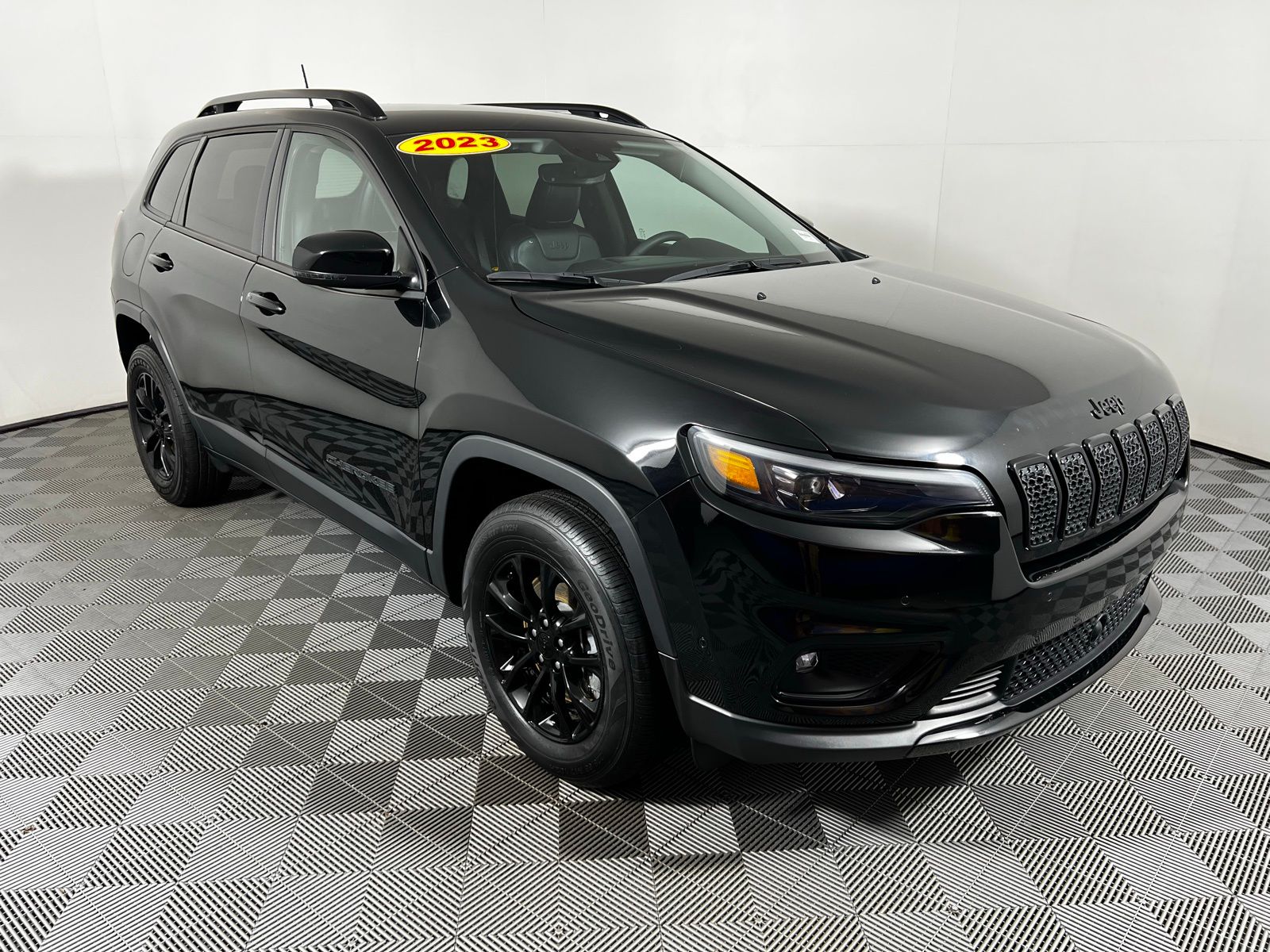 2023 Jeep Cherokee Altitude 3