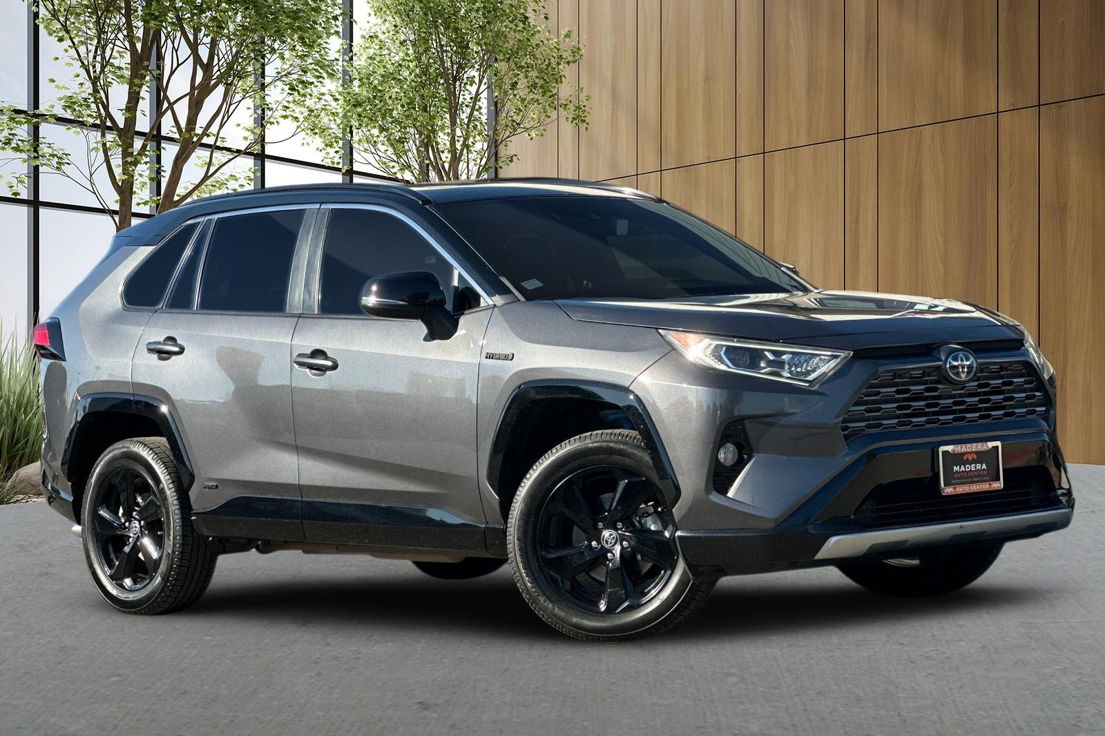 View vehicle photo 2