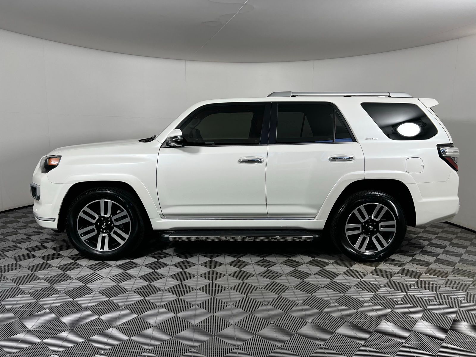 2023 Toyota 4Runner Limited 8