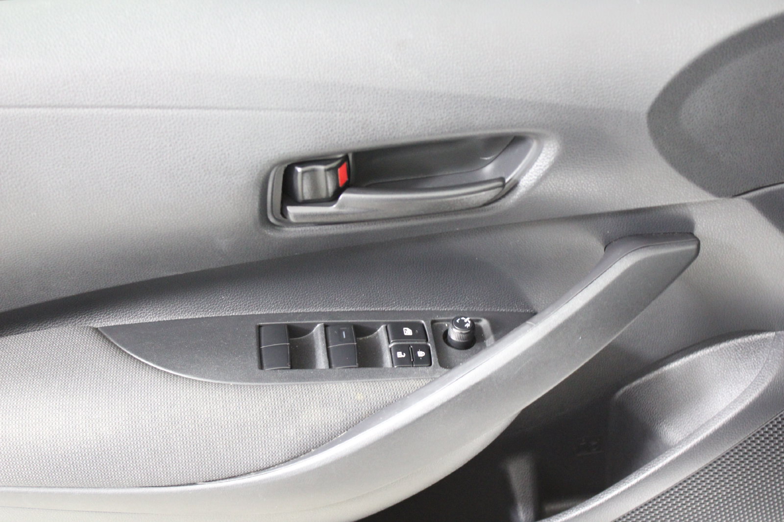 Used 2025 Silver Toyota LE image 25