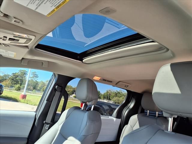 2025 Toyota Sienna XLE  at Gullo Toyota