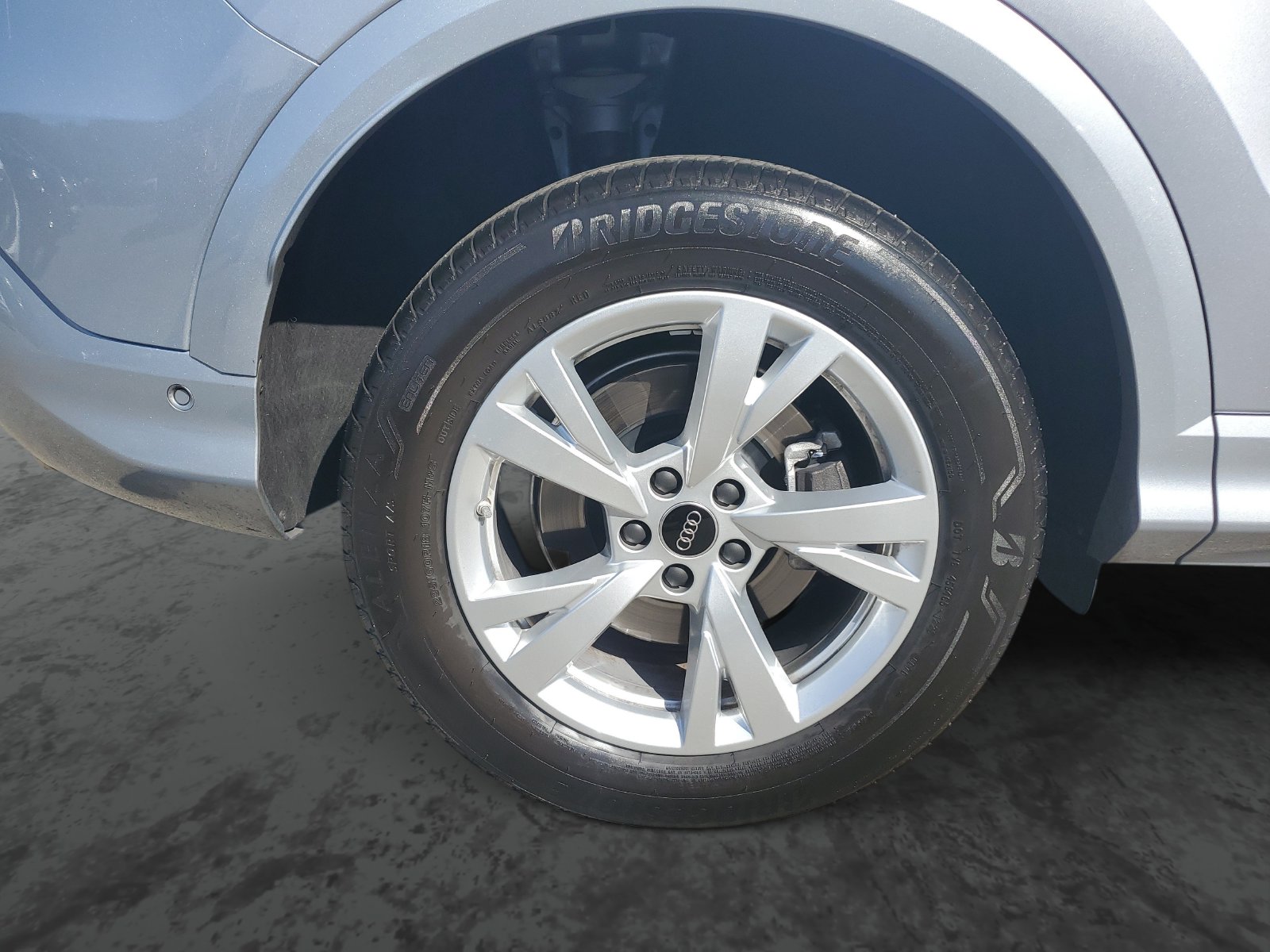 Vehicle photo