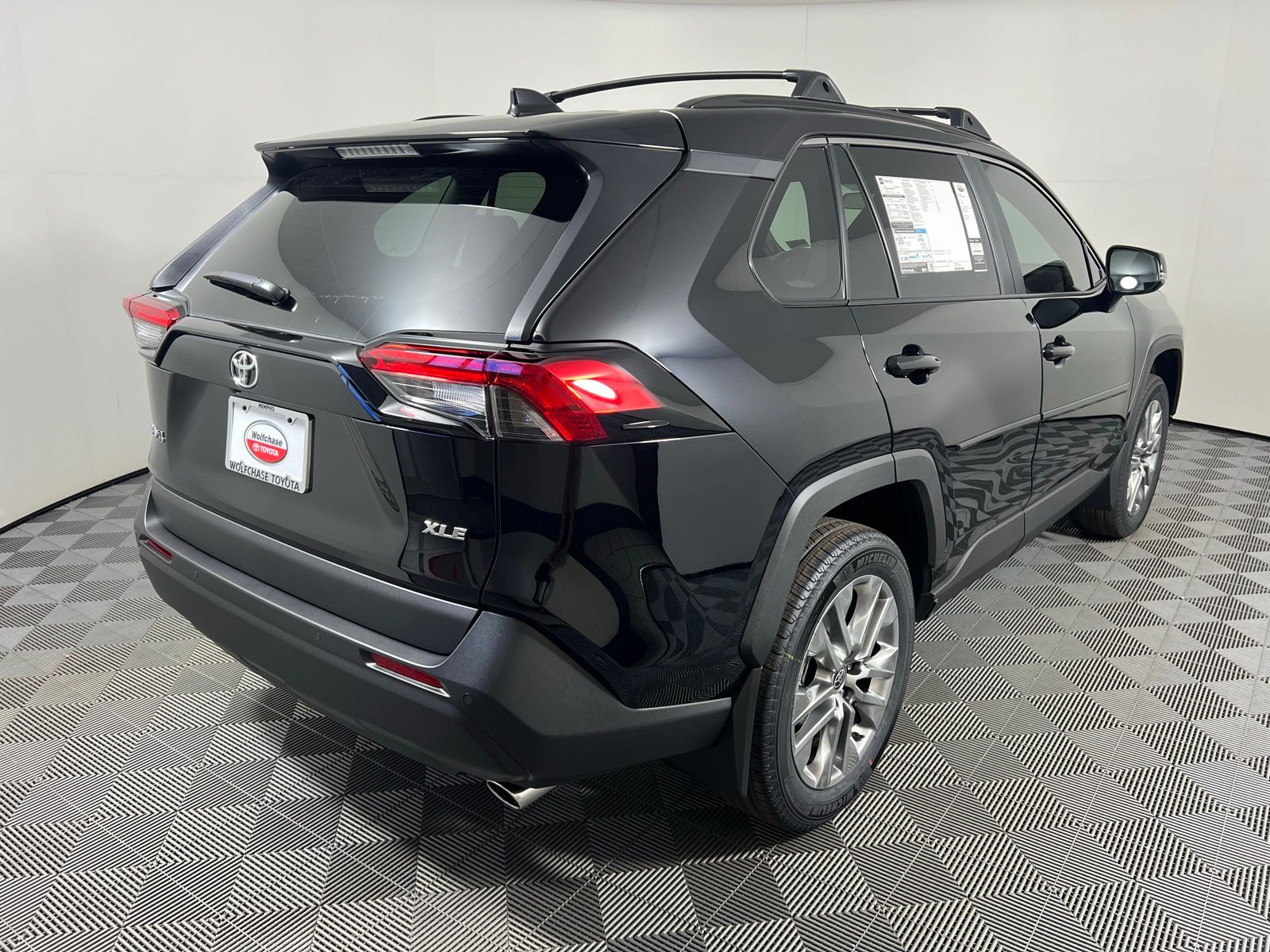 2025 Toyota RAV4 XLE Premium 5