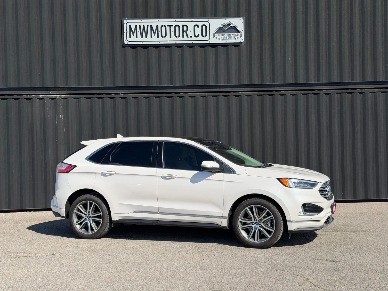 White Platinum Clearcoat Metallic 2019 Ford Edge SUV / Crossover All-Wheel Drive 8-Speed Automatic
