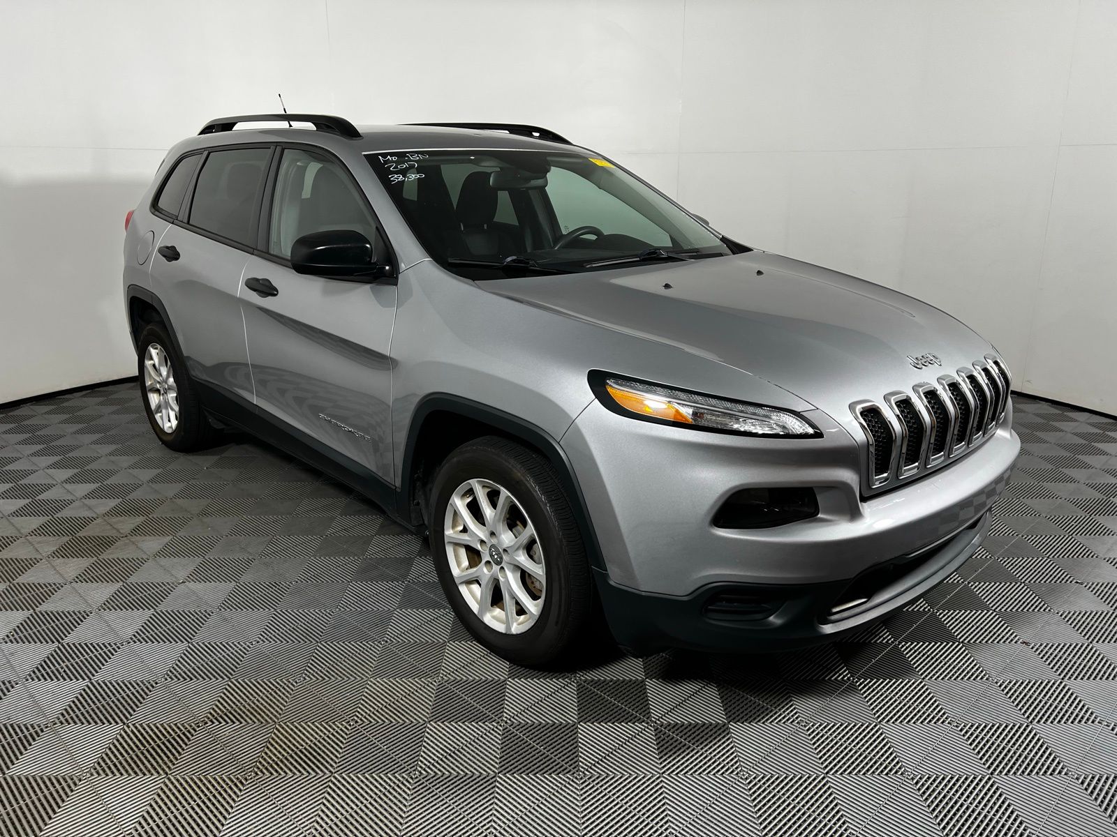 2017 Jeep Cherokee Sport 3