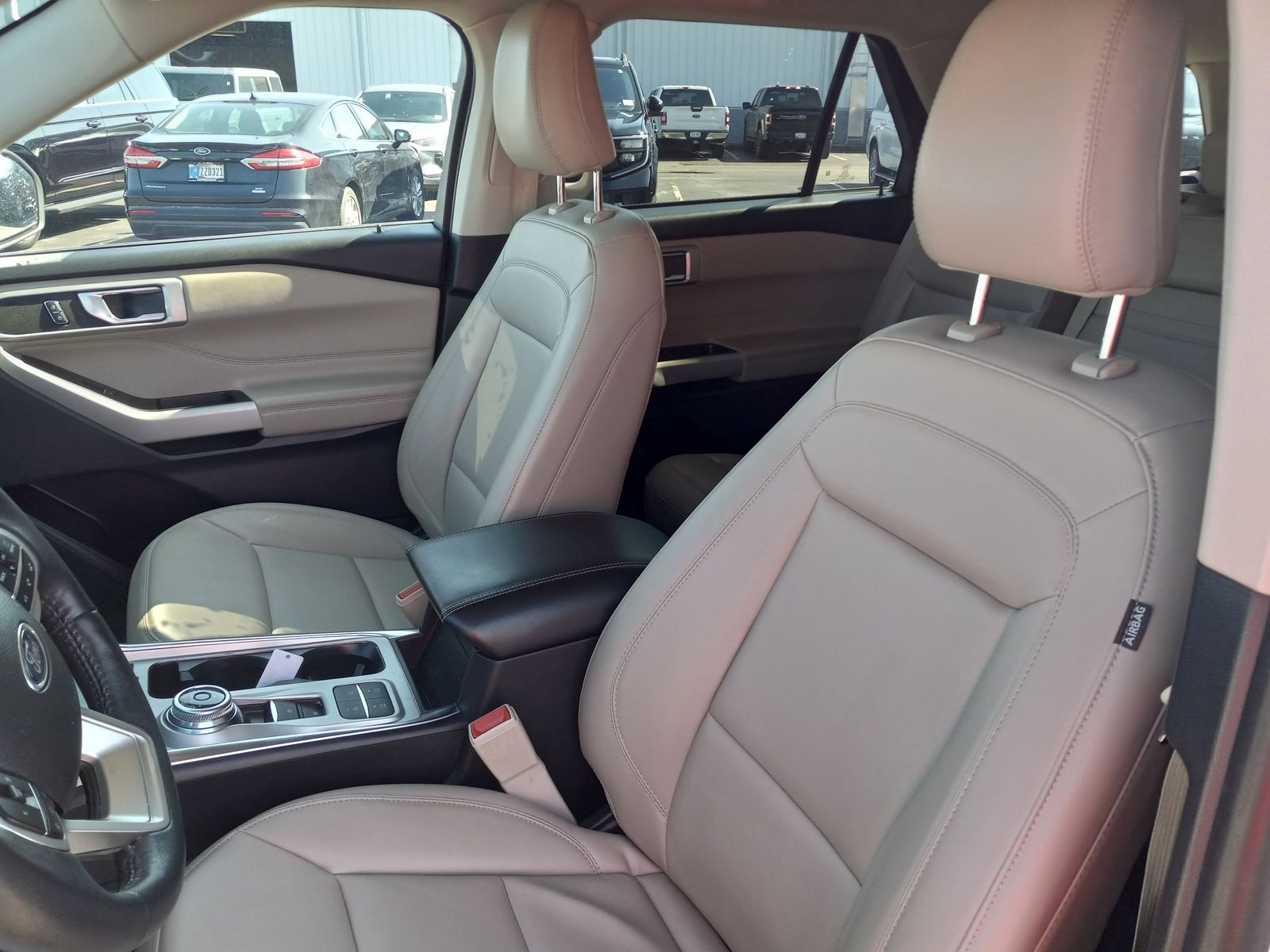 2024 Ford Explorer image 14