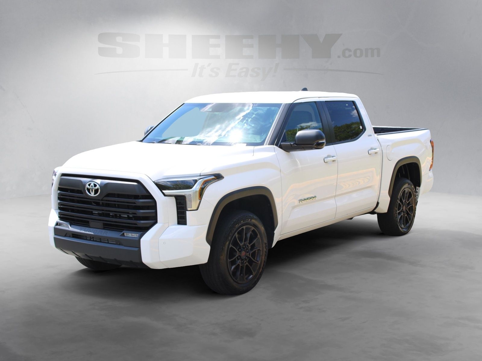 Used 2025 White Toyota SR5 image 13