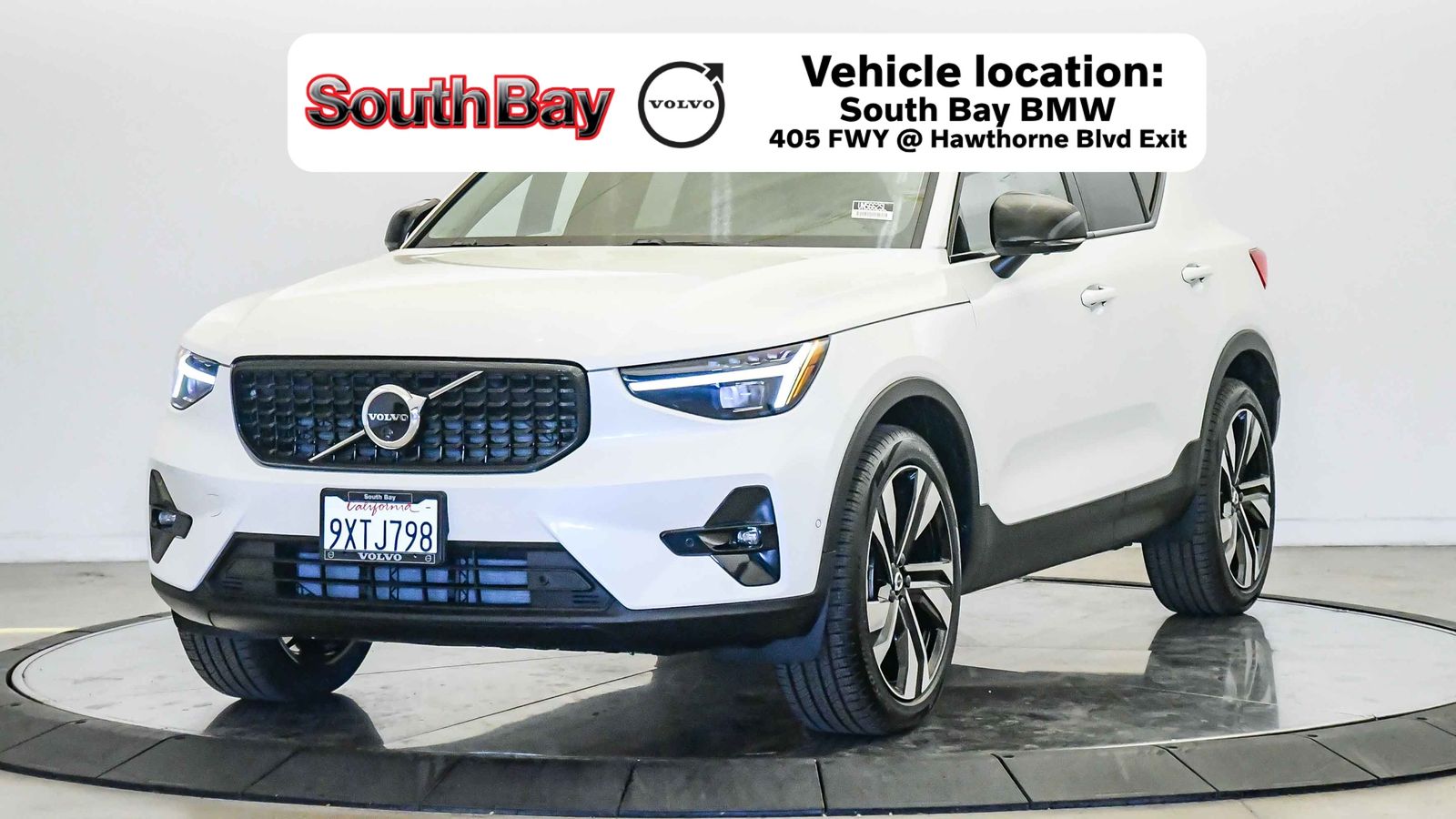 Crystal White 2026 Volvo XC40 B5 Ultra AWD SUV / Crossover All-Wheel Drive Automatic