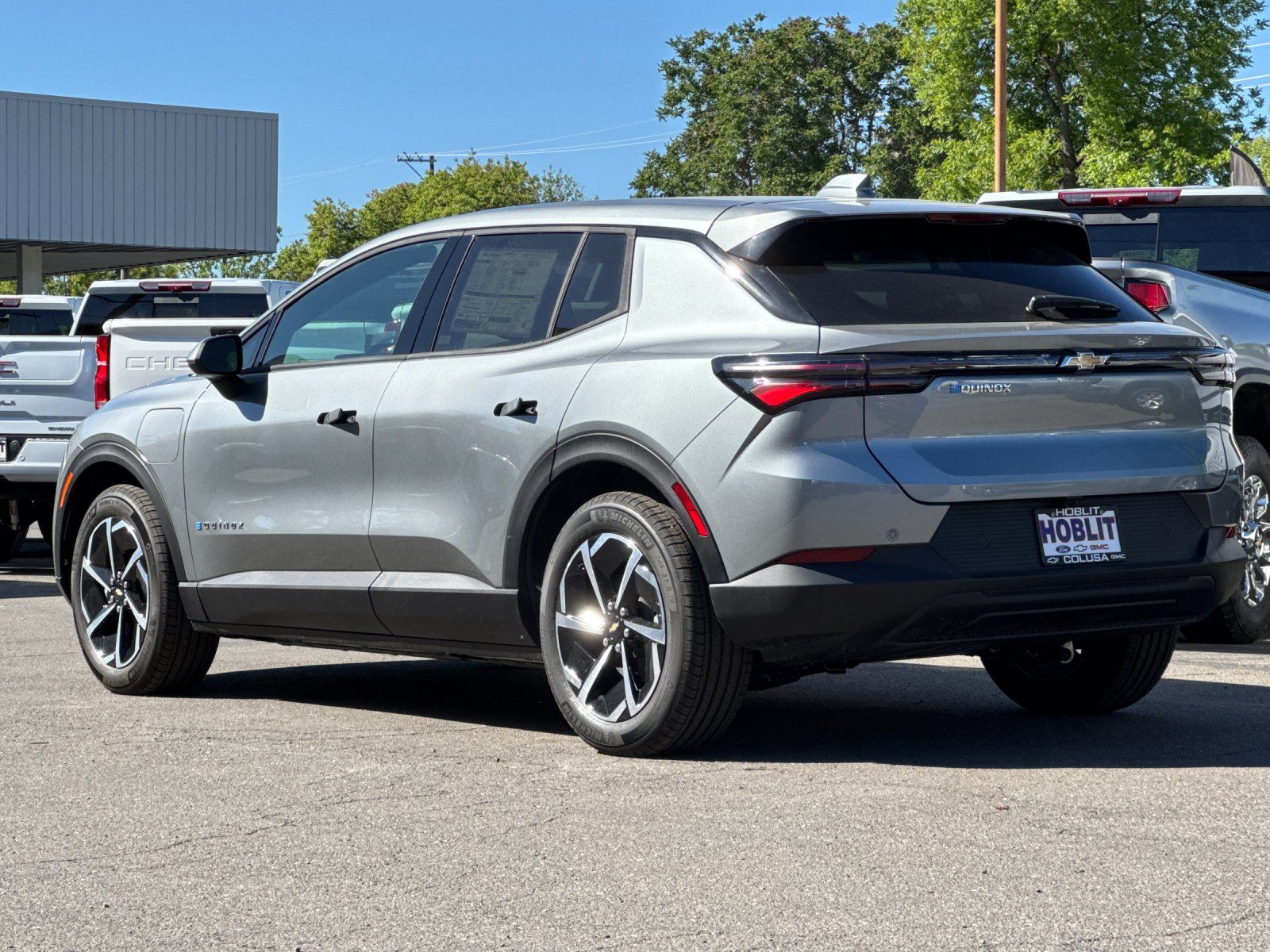 View vehicle photo 5