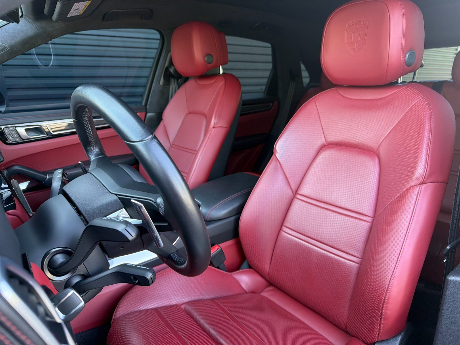 2023 Porsche Cayenne E-Hybrid Turbo S — full photo 5 of 30