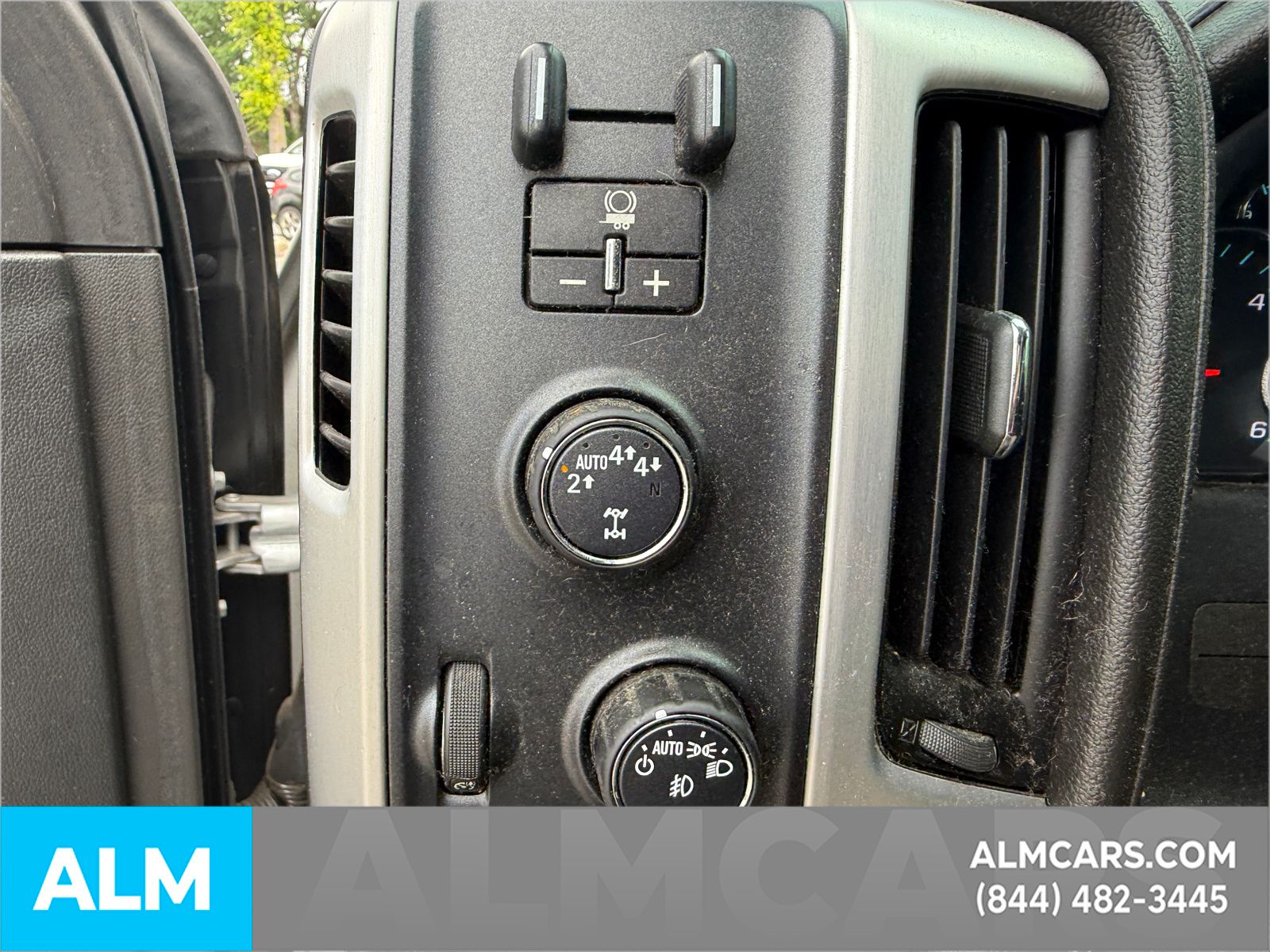 Used 2017 Silver GMC SLT image 23